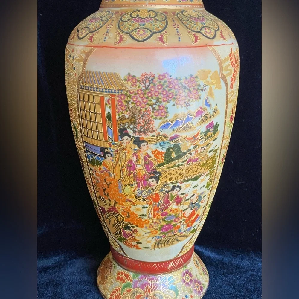 Royal Satsuma Vase Gold Embossed Moriage Geishas & Garden 12